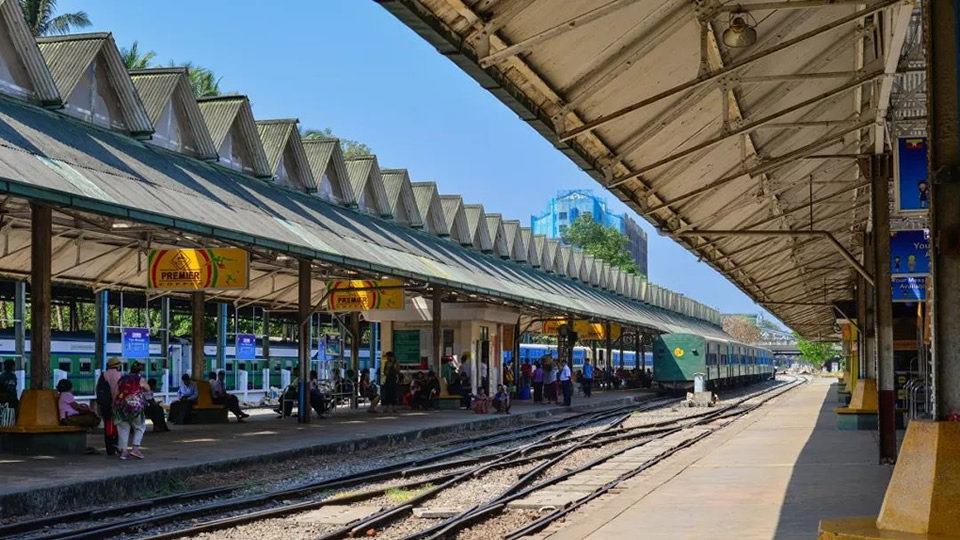 缅甸火车站